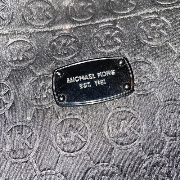 Brand new never used authentic Michael kors purse - Picture 2 of 4